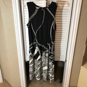 Black & White Sleeveless Dress with Chain Print